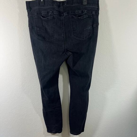 NWOT Torrid Women's Bombshell Skinny Premium Stretch High Rise Destructed Jeans - Picture 9 of 12